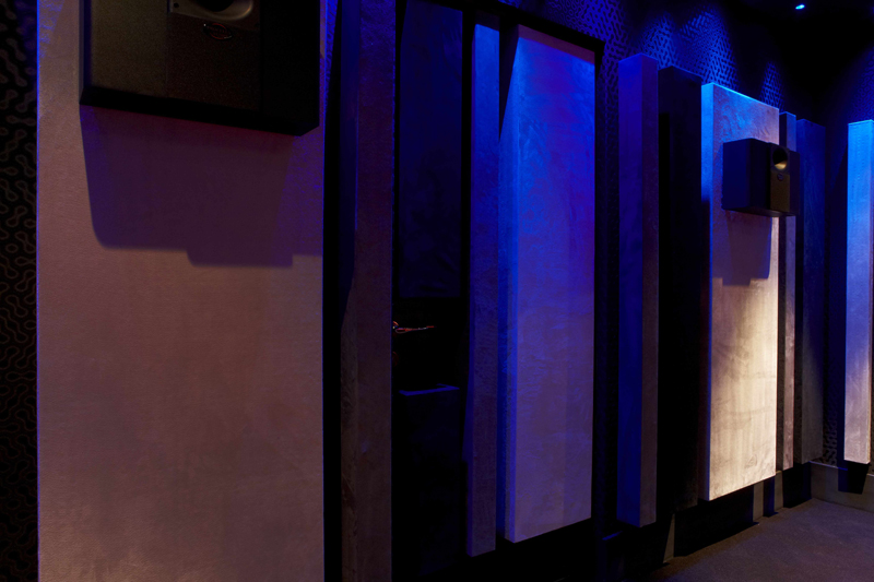 Private Home Cinema
Custom suede covered RPG Absorbers and BAD panels manufactured and installed in this private cinema room. RPGEuropeNorhwood28Feb11 13.jpg